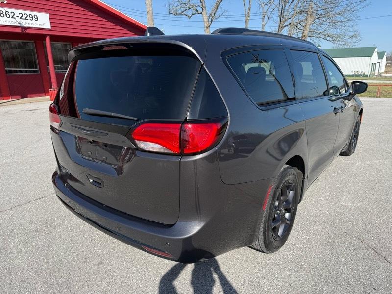 Chrysler Pacifica Touring L Plus FWD 2020