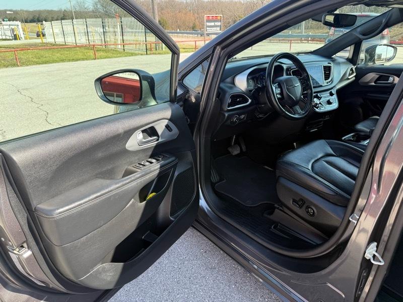 Chrysler Pacifica Touring L Plus FWD 2020