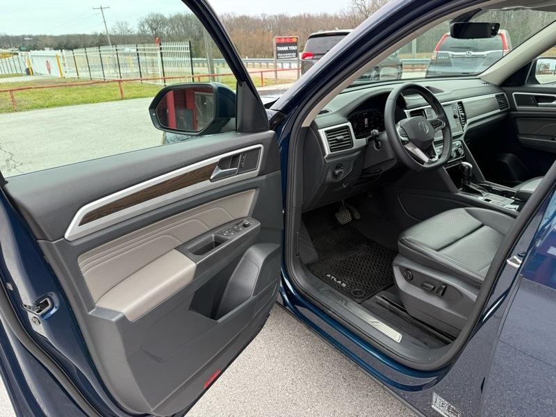Volkswagen Atlas 3.6L V6 SE w/Technology FWD 2022