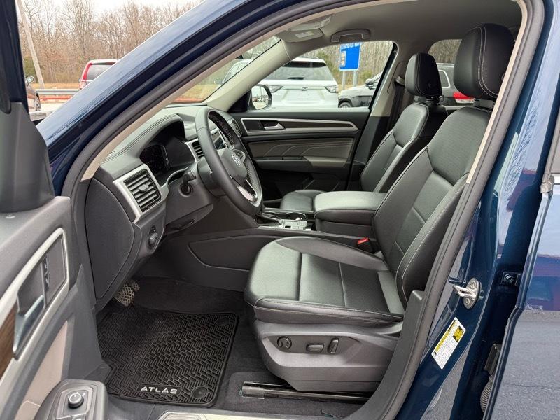 Volkswagen Atlas 3.6L V6 SE w/Technology FWD 2022