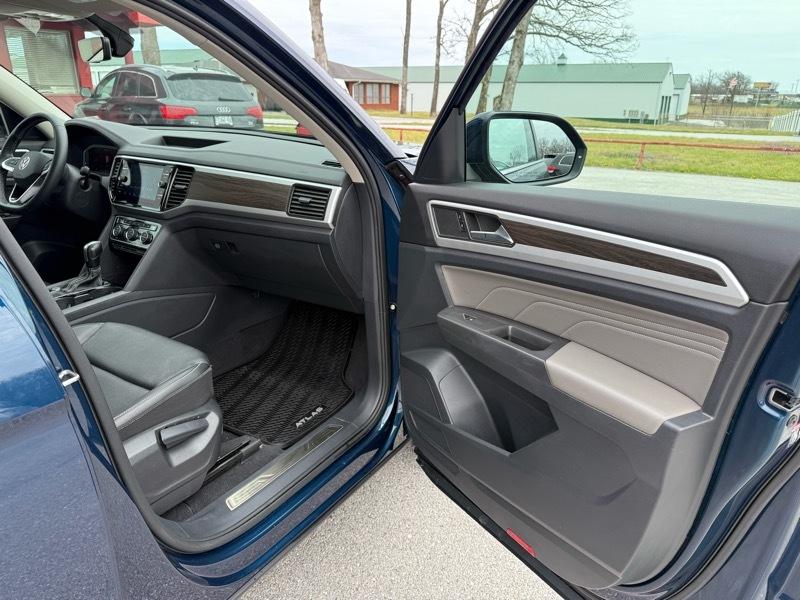 Volkswagen Atlas 3.6L V6 SE w/Technology FWD 2022