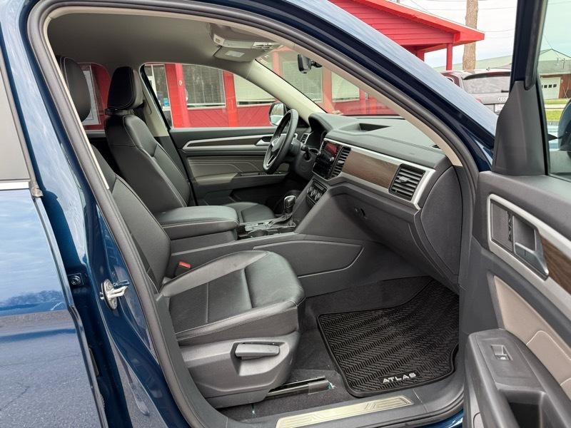 Volkswagen Atlas 3.6L V6 SE w/Technology FWD 2022