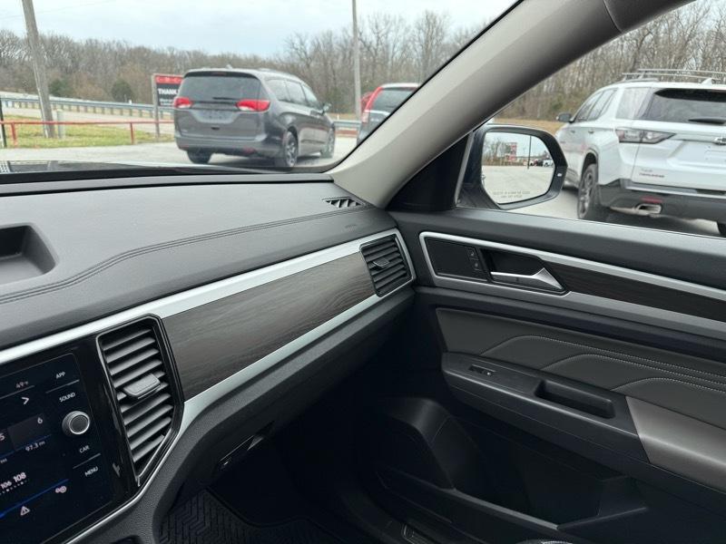 Volkswagen Atlas 3.6L V6 SE w/Technology FWD 2022