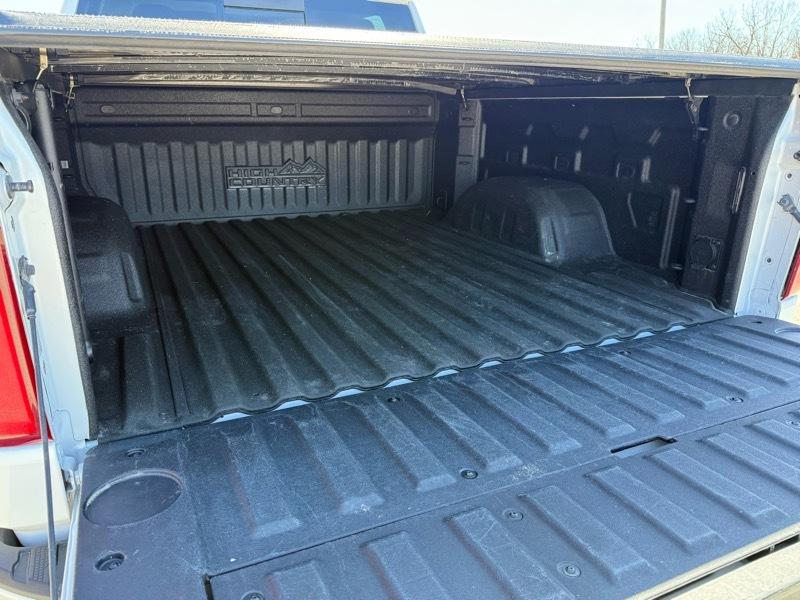 Chevrolet Silverado 1500 LTD 4WD Crew Cab 147" High Country 2022