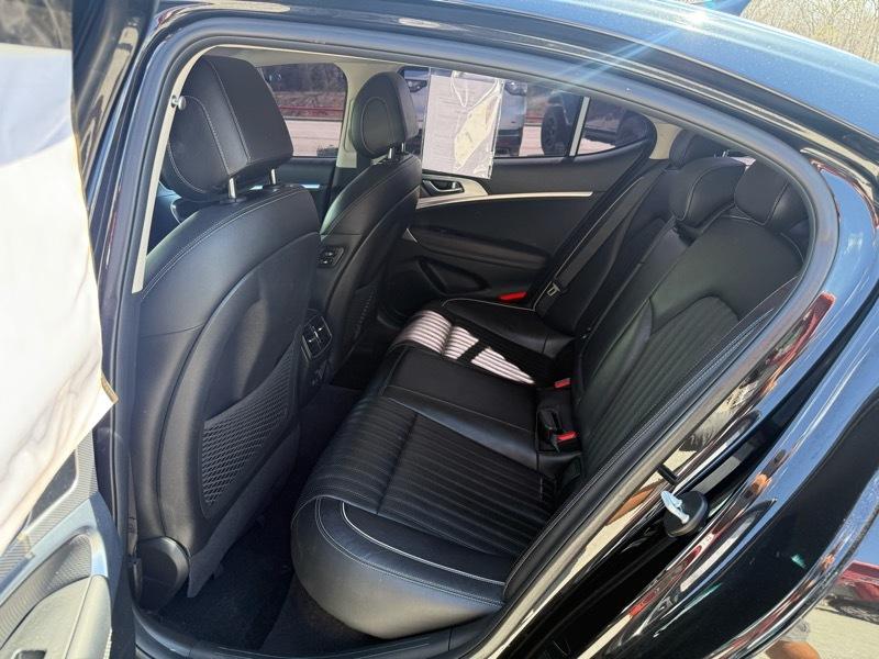 Genesis G70 3.3T RWD 2022