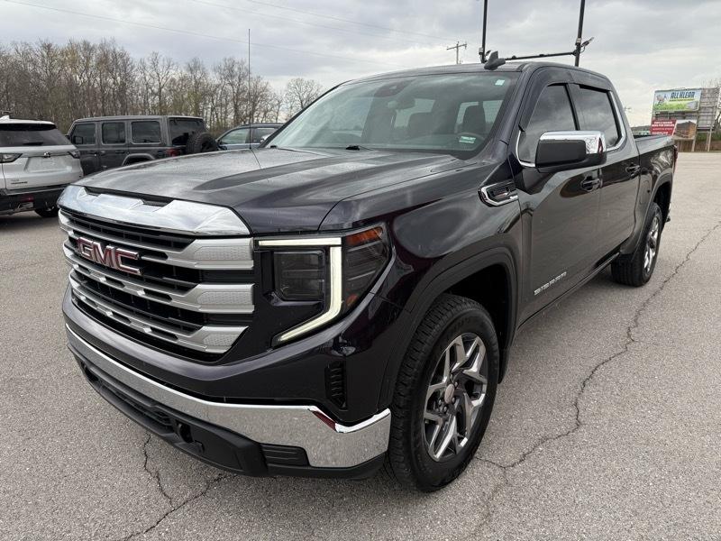 GMC Sierra 1500 4WD Crew Cab 147" SLE 2022