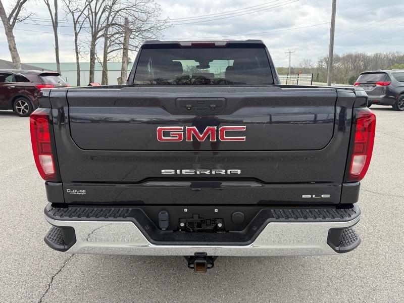 GMC Sierra 1500 4WD Crew Cab 147" SLE 2022