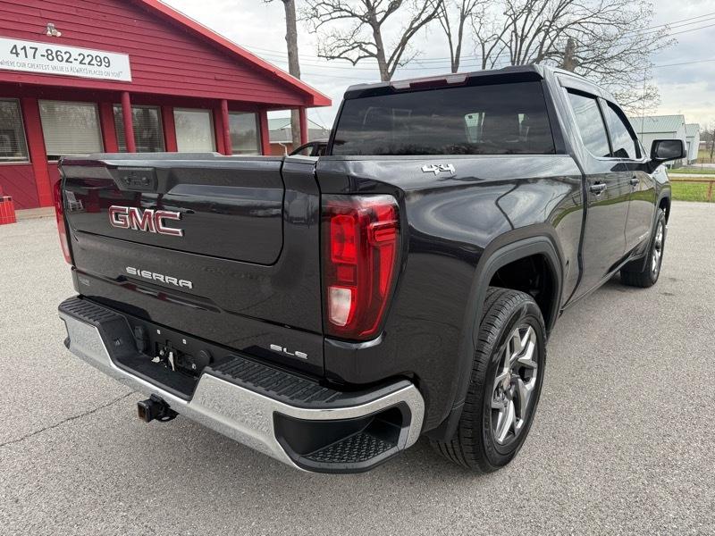 GMC Sierra 1500 4WD Crew Cab 147" SLE 2022