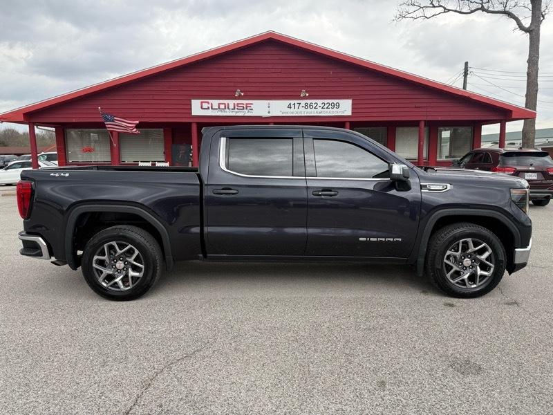 GMC Sierra 1500 4WD Crew Cab 147" SLE 2022