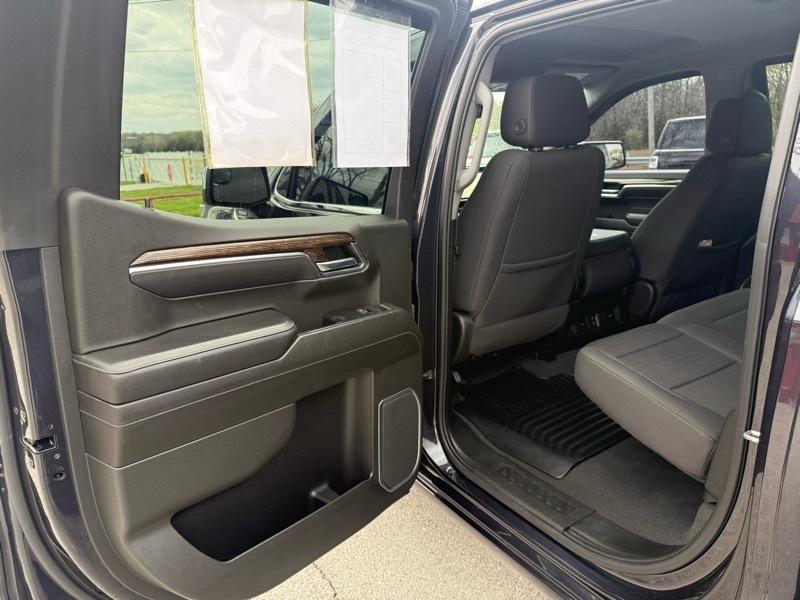 GMC Sierra 1500 4WD Crew Cab 147" SLE 2022