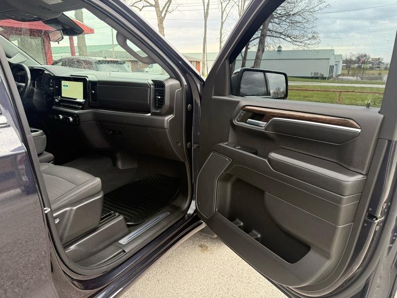 GMC Sierra 1500 4WD Crew Cab 147" SLE 2022