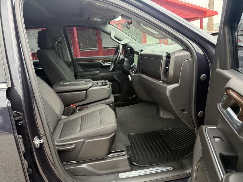 GMC Sierra 1500 4WD Crew Cab 147" SLE 2022