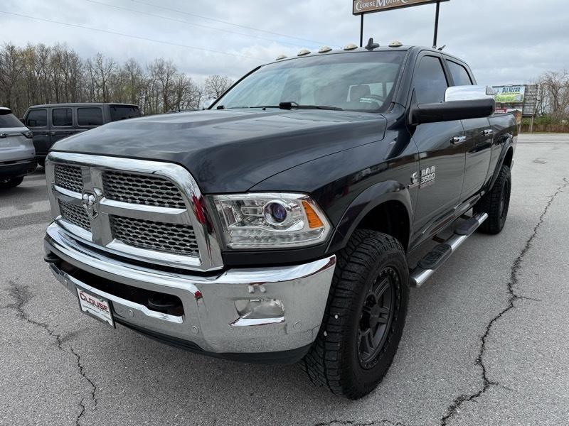 RAM 3500 Laramie 4x4 Crew Cab 6'4" Box 2017