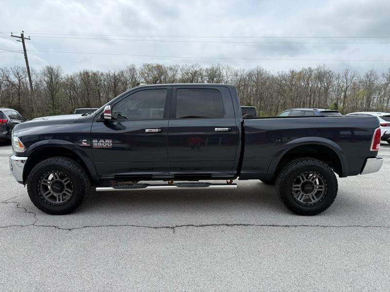 RAM 3500 Laramie 4x4 Crew Cab 6'4" Box 2017