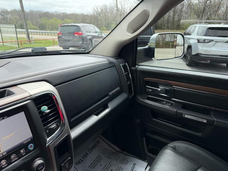 RAM 3500 Laramie 4x4 Crew Cab 6'4" Box 2017