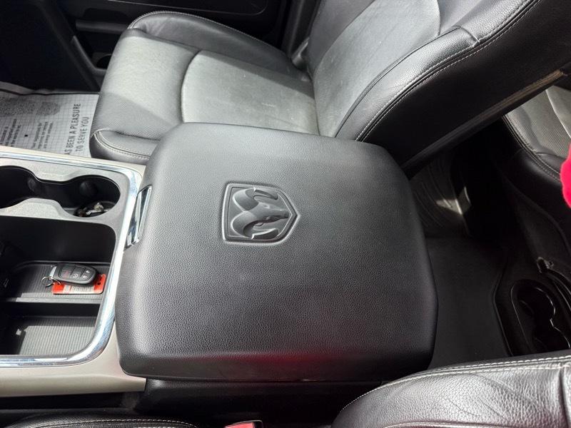 RAM 3500 Laramie 4x4 Crew Cab 6'4" Box 2017