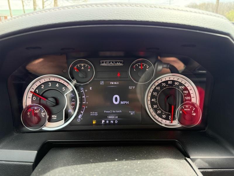 RAM 3500 Laramie 4x4 Crew Cab 6'4" Box 2017