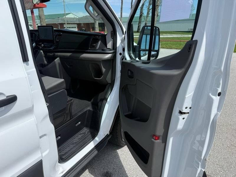 Ford Transit Passenger Wagon T-350 148" Low Roof XLT RWD 2023