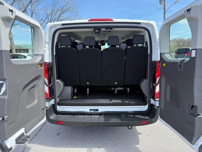 Ford Transit Passenger Wagon T-350 148" Low Roof XLT RWD 2023