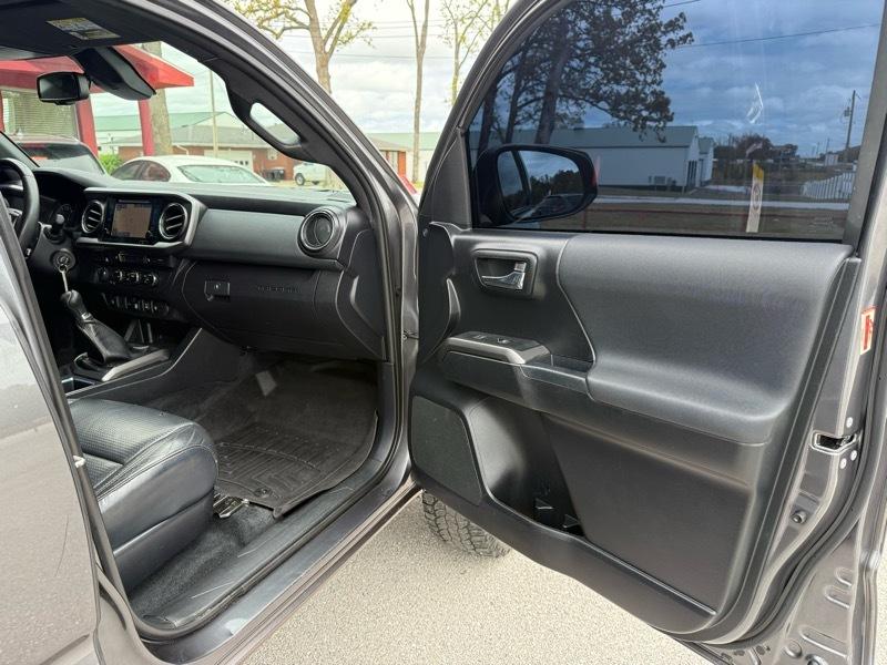 Toyota Tacoma 4WD TRD Off Road Double Cab 5' Bed V6 MT (Natl) 2019