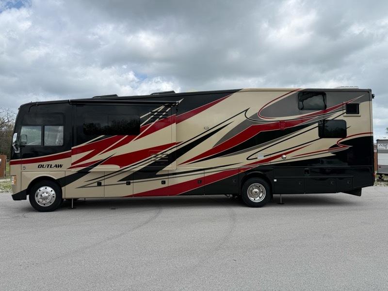 Ford Super Duty F-53 Motorhome Stripped Chassis 158" DRW 2015