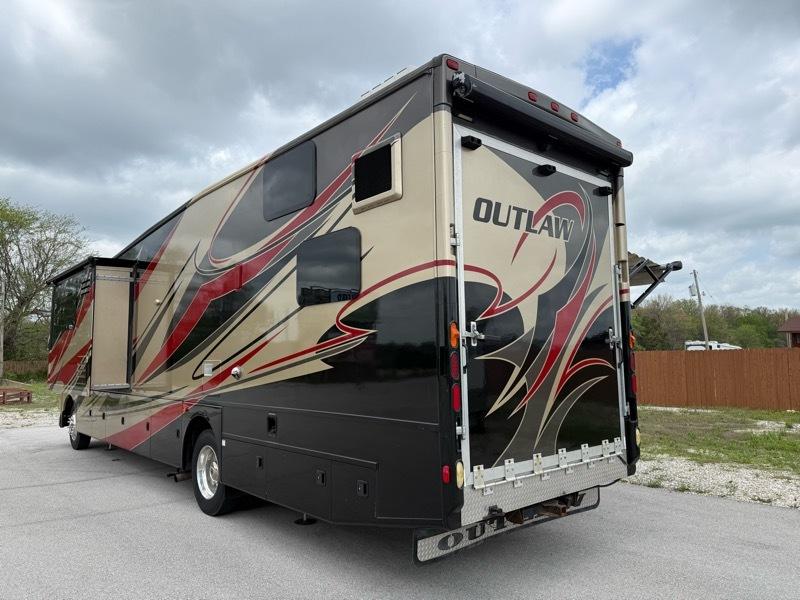 Ford Super Duty F-53 Motorhome Stripped Chassis 158" DRW 2015