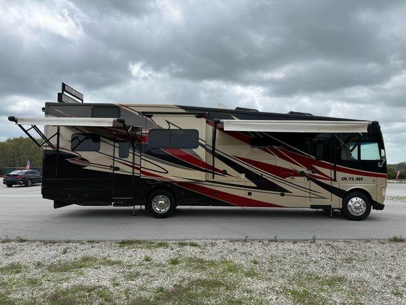 Ford Super Duty F-53 Motorhome Stripped Chassis 158" DRW 2015