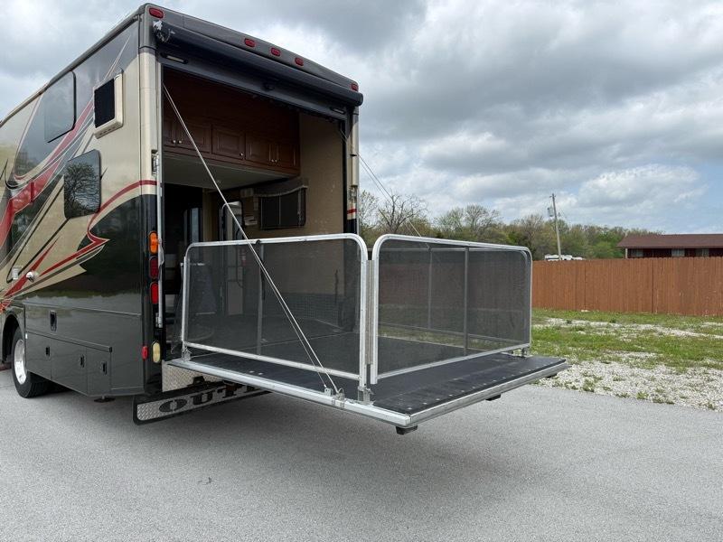 Ford Super Duty F-53 Motorhome Stripped Chassis 158" DRW 2015