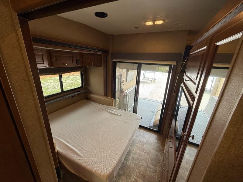 Ford Super Duty F-53 Motorhome Stripped Chassis 158" DRW 2015