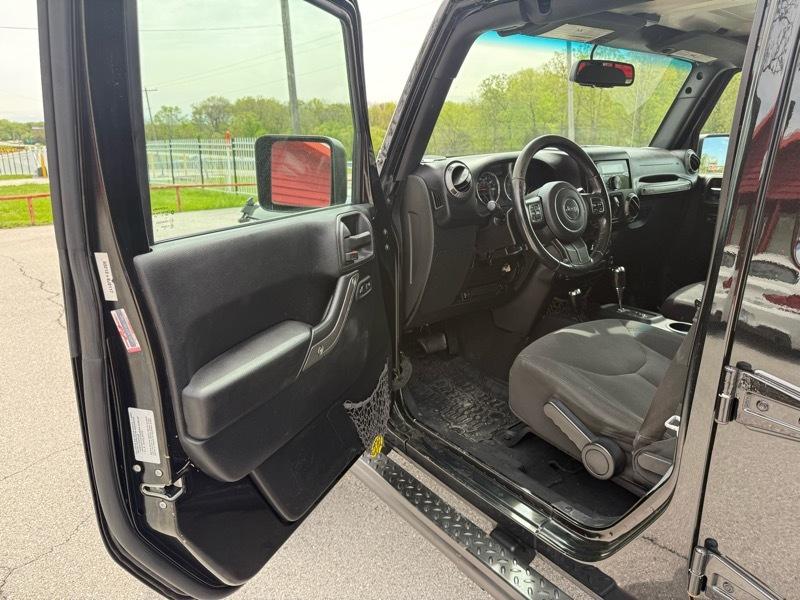 Jeep Wrangler Unlimited 4WD 4dr Sport 2016