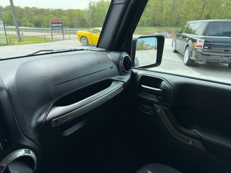 Jeep Wrangler Unlimited 4WD 4dr Sport 2016