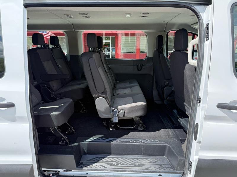 Ford Transit Passenger Wagon T-350 148" Low Roof XLT RWD 2023