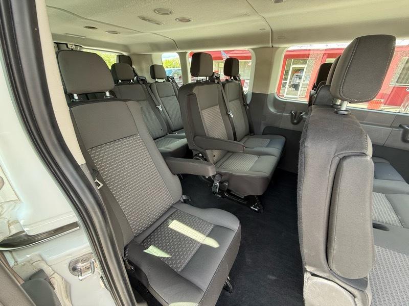 Ford Transit Passenger Wagon T-350 148" Low Roof XLT RWD 2023
