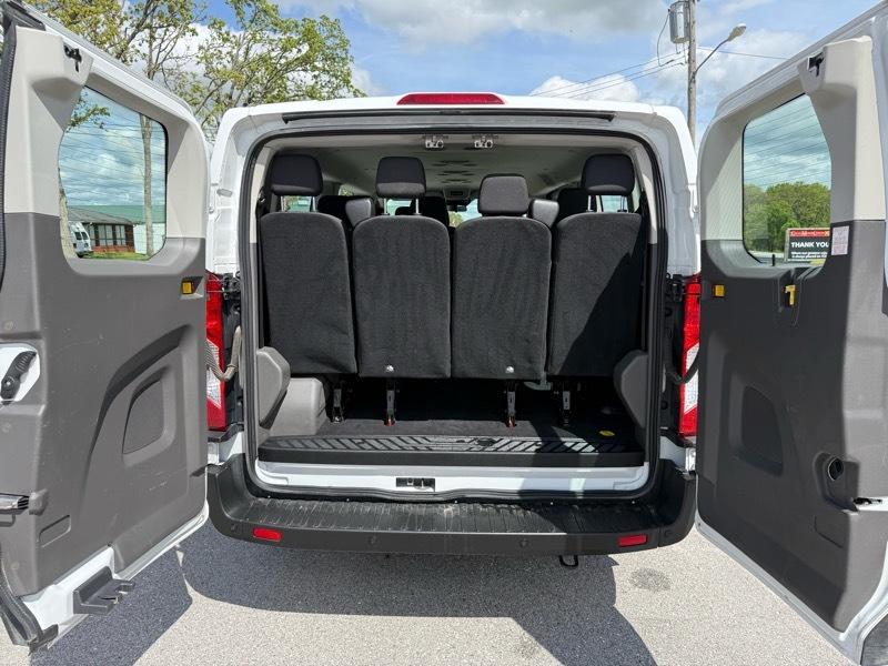 Ford Transit Passenger Wagon T-350 148" Low Roof XLT RWD 2023
