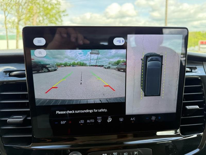 Ford Transit Passenger Wagon T-350 148" Low Roof XLT RWD 2023