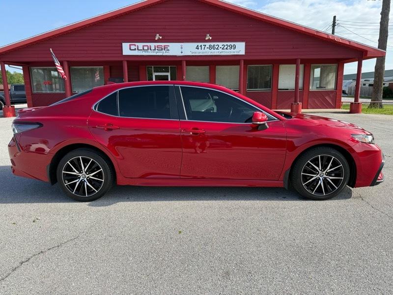 Toyota Camry SE Auto AWD (Natl) 2021