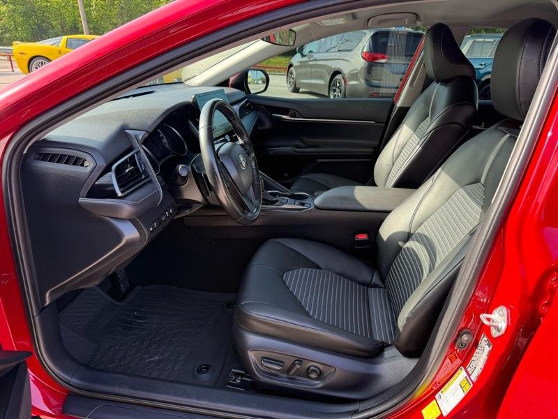 Toyota Camry SE Auto AWD (Natl) 2021