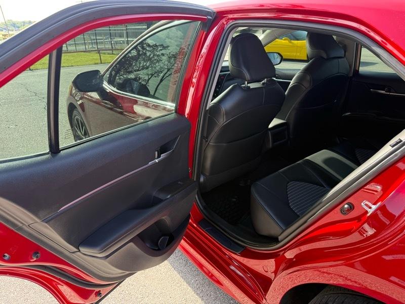 Toyota Camry SE Auto AWD (Natl) 2021