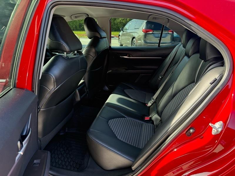 Toyota Camry SE Auto AWD (Natl) 2021