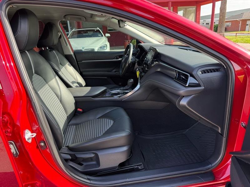 Toyota Camry SE Auto AWD (Natl) 2021