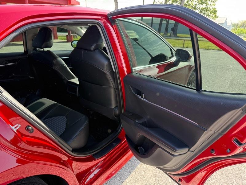 Toyota Camry SE Auto AWD (Natl) 2021