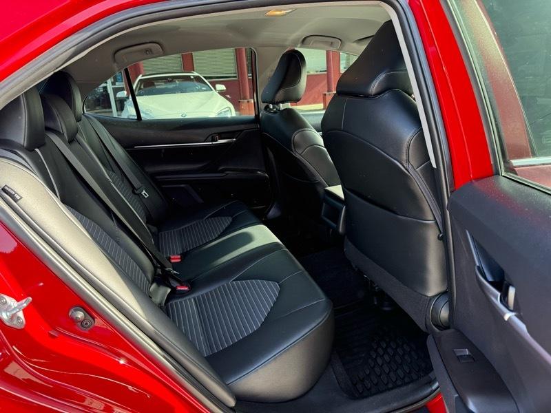 Toyota Camry SE Auto AWD (Natl) 2021