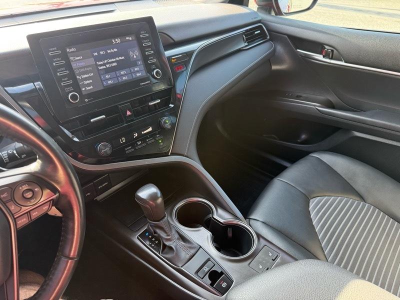 Toyota Camry SE Auto AWD (Natl) 2021