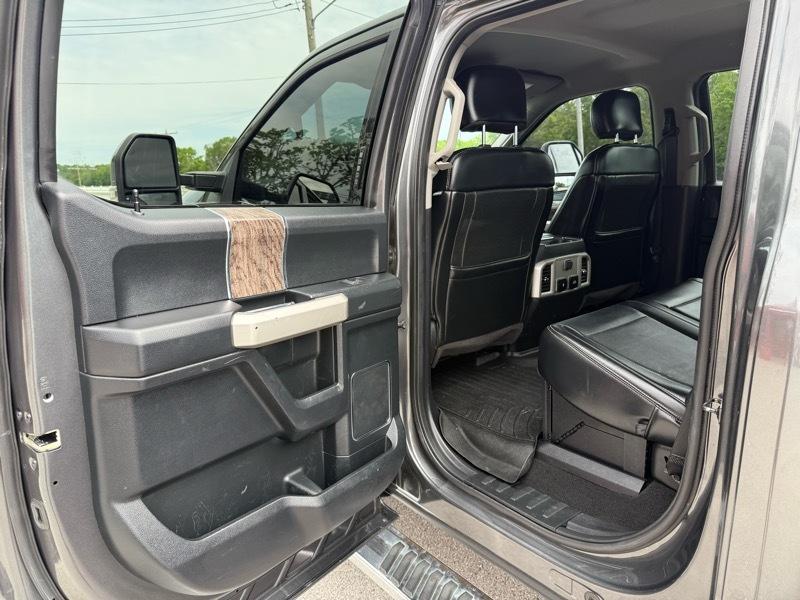 Ford Super Duty F-250 SRW Lariat 4WD Crew Cab 6.75' Box 2019