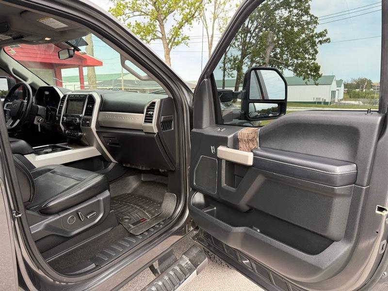 Ford Super Duty F-250 SRW Lariat 4WD Crew Cab 6.75' Box 2019