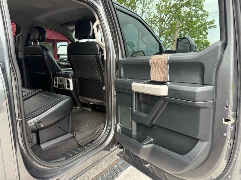 Ford Super Duty F-250 SRW Lariat 4WD Crew Cab 6.75' Box 2019