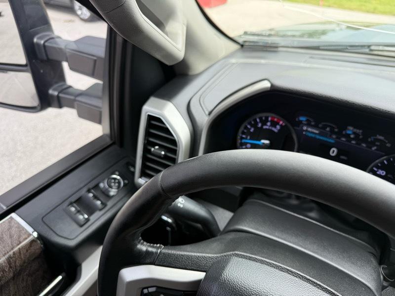 Ford Super Duty F-250 SRW Lariat 4WD Crew Cab 6.75' Box 2019