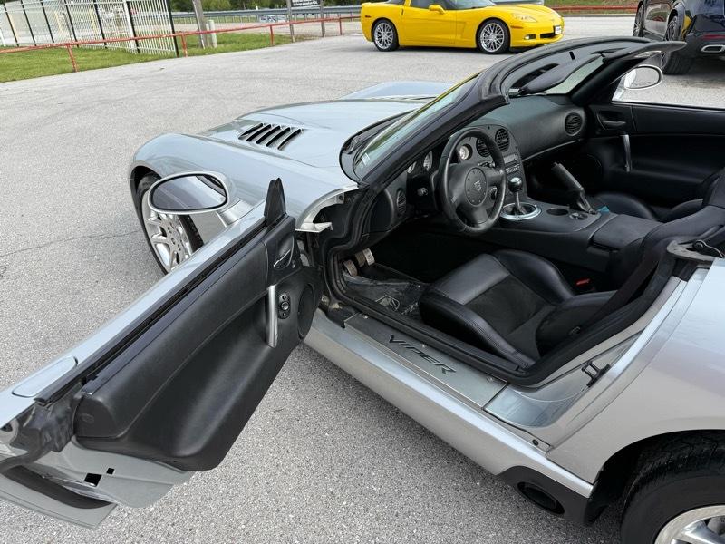 Dodge Viper 2dr SRT-10 Convertible 2003