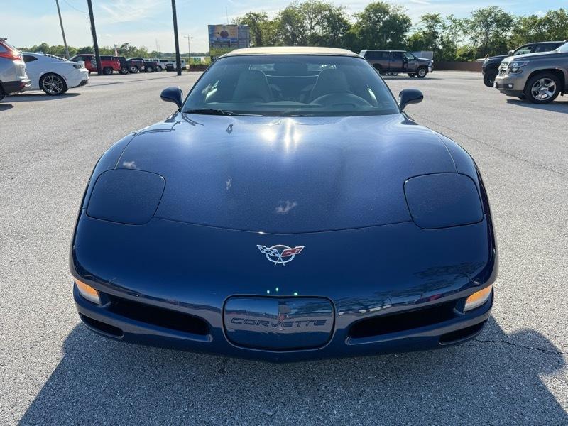 Chevrolet Corvette 2dr Convertible 2004