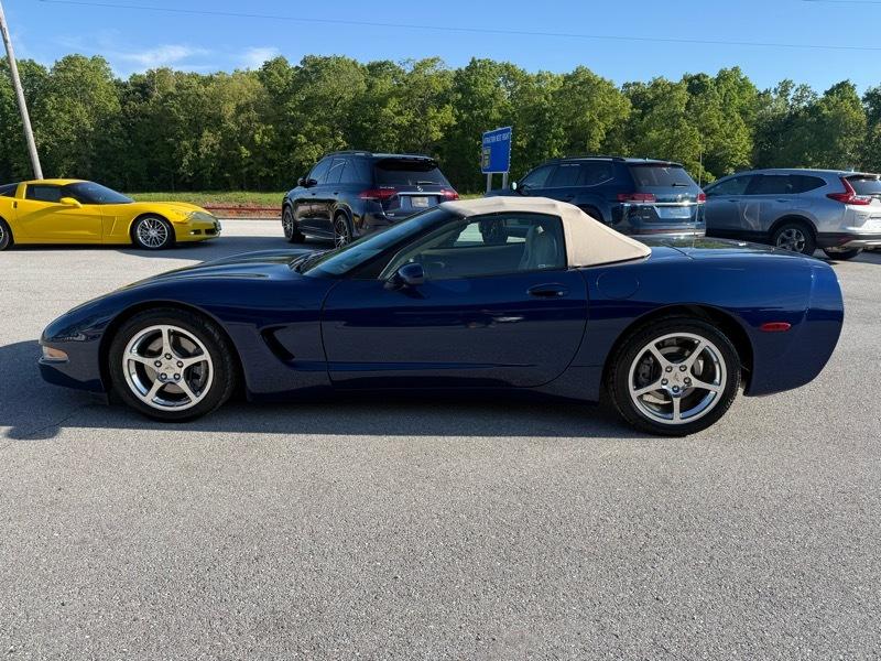 Chevrolet Corvette 2dr Convertible 2004